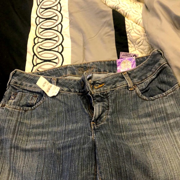 NWT SILVER JEANS ! 🔥🔥🔥 - Picture 1 of 9